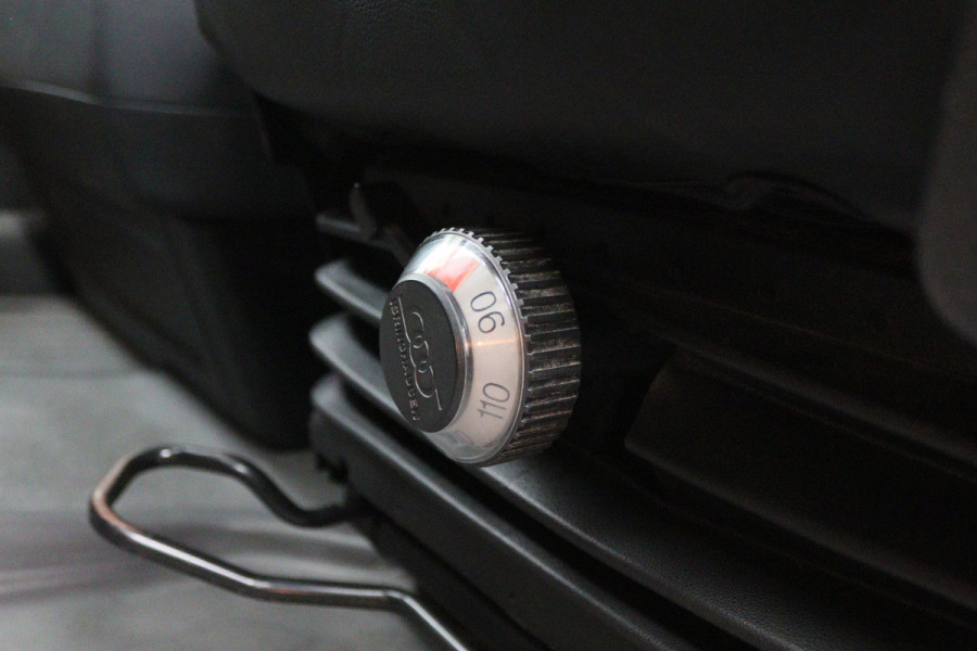 Volkswagen Crafter 30 2.0 TDI L3H3 177 PK 3-Zits, Camera, LED, Cruise, Apple Carplay, Airco, DAB, PDC, Trekhaak