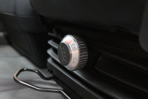 Volkswagen Crafter 30 2.0 TDI L3H3 177 PK 3-Zits, Camera, LED, Cruise, Apple Carplay, Airco, DAB, PDC, Trekhaak