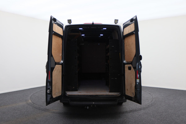 Volkswagen Crafter 30 2.0 TDI L3H3 177 PK 3-Zits, Camera, LED, Cruise, Apple Carplay, Airco, DAB, PDC, Trekhaak