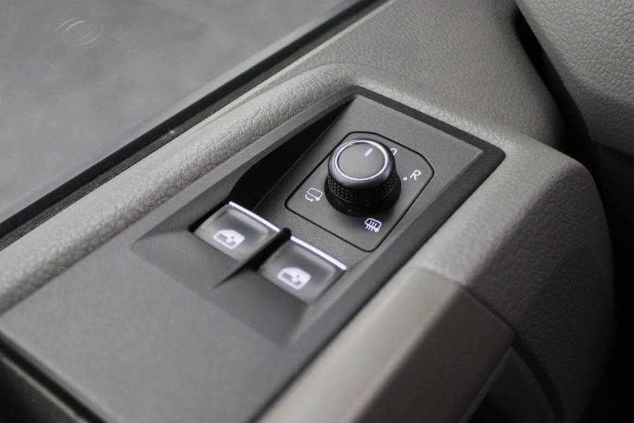 Volkswagen Crafter 30 2.0 TDI L3H3 177 PK 3-Zits, Camera, LED, Cruise, Apple Carplay, Airco, DAB, PDC, Trekhaak