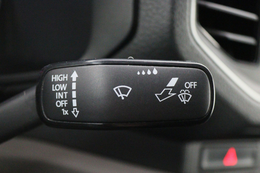 Volkswagen Crafter 30 2.0 TDI L3H3 177 PK 3-Zits, Camera, LED, Cruise, Apple Carplay, Airco, DAB, PDC, Trekhaak