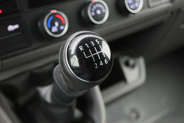 Volkswagen Crafter 30 2.0 TDI L3H3 177 PK 3-Zits, Camera, LED, Cruise, Apple Carplay, Airco, DAB, PDC, Trekhaak