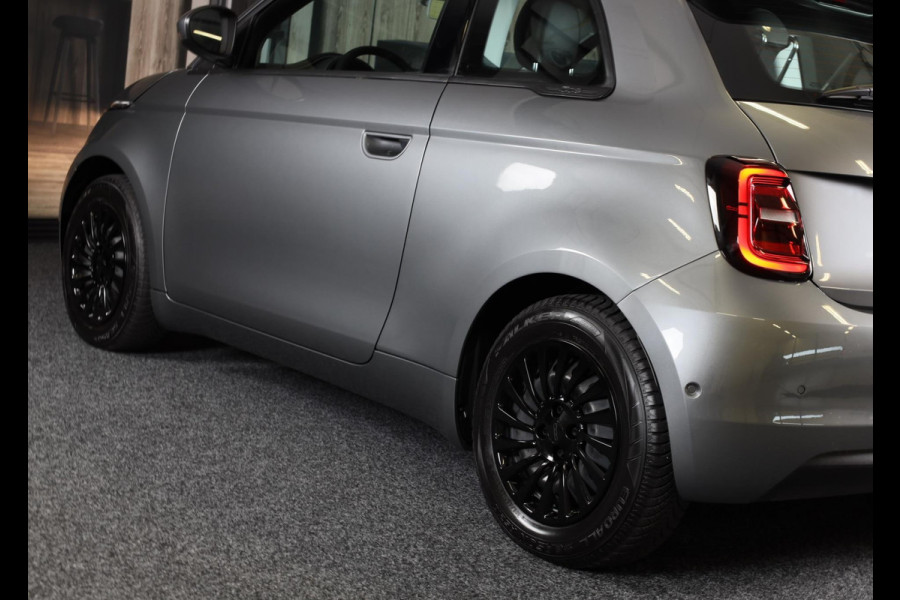 Fiat 500 42 kWh / AUT / Navi / Cruise Control / Camera / Dode Hoek Detectie / Led / Pdc