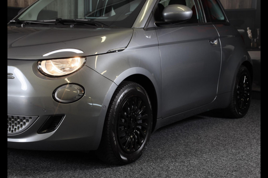 Fiat 500 42 kWh / AUT / Navi / Cruise Control / Camera / Dode Hoek Detectie / Led / Pdc