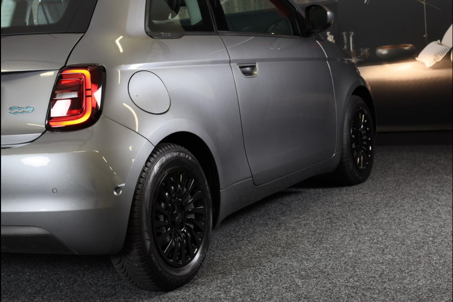 Fiat 500 42 kWh / AUT / Navi / Cruise Control / Camera / Dode Hoek Detectie / Led / Pdc