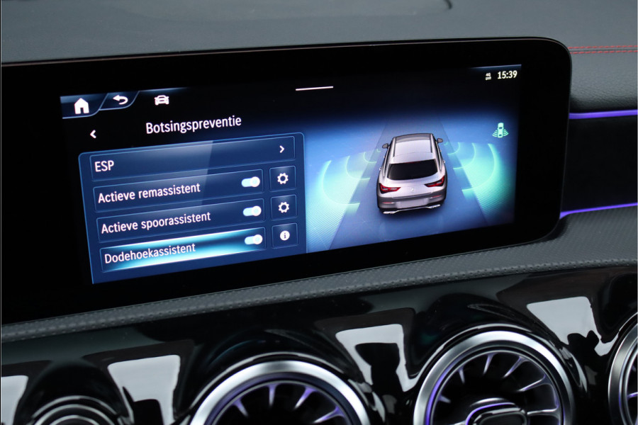 Mercedes-Benz CLA-Klasse Shooting Brake 250 e AMG Line Aut8 | Facelift | Panoramadak | Distronic | Keyless Go | Widescreen | Verwarmd Stuurwiel | Sfeerverlichting | Dodehoekassistent | Camera |