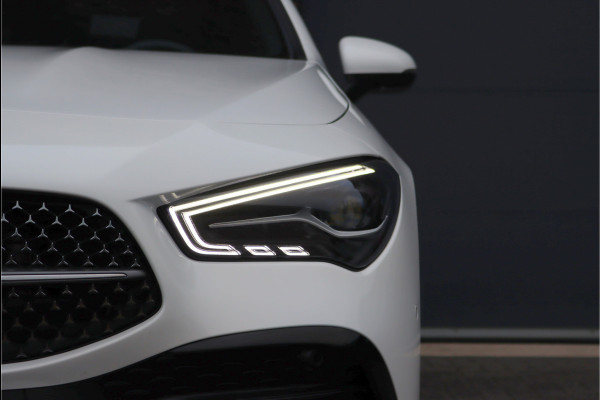 Mercedes-Benz CLA-Klasse Shooting Brake 250 e AMG Line Aut8 | Facelift | Panoramadak | Distronic | Keyless Go | Widescreen | Verwarmd Stuurwiel | Sfeerverlichting | Dodehoekassistent | Camera |