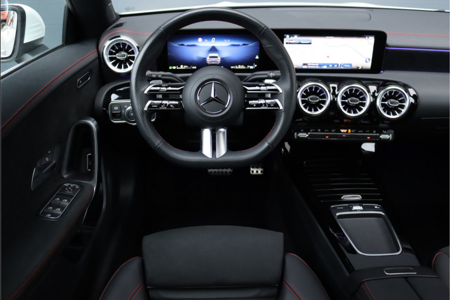 Mercedes-Benz CLA-Klasse Shooting Brake 250 e AMG Line Aut8 | Facelift | Panoramadak | Distronic | Keyless Go | Widescreen | Verwarmd Stuurwiel | Sfeerverlichting | Dodehoekassistent | Camera |