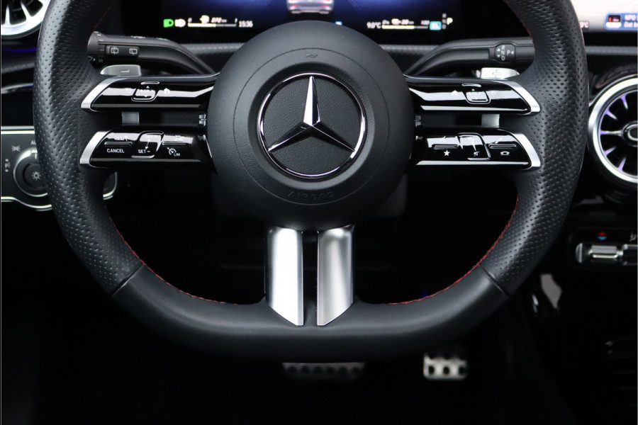 Mercedes-Benz CLA-Klasse Shooting Brake 250 e AMG Line Aut8 | Facelift | Panoramadak | Distronic | Keyless Go | Widescreen | Verwarmd Stuurwiel | Sfeerverlichting | Dodehoekassistent | Camera |