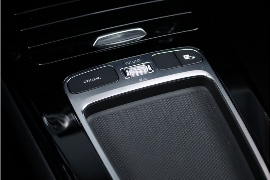 Mercedes-Benz CLA-Klasse Shooting Brake 250 e AMG Line Aut8 | Facelift | Panoramadak | Distronic | Keyless Go | Widescreen | Verwarmd Stuurwiel | Sfeerverlichting | Dodehoekassistent | Camera |