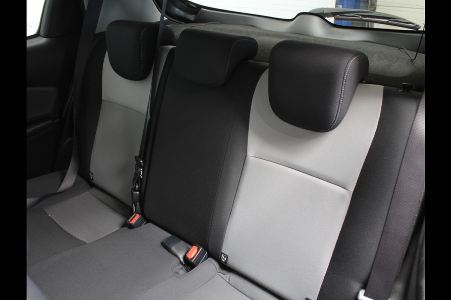 Toyota Yaris 1.5 Hybrid Dynamic CLIMATE | CRUISE | LED | CAMERA | CARPLAY | KEYLESS