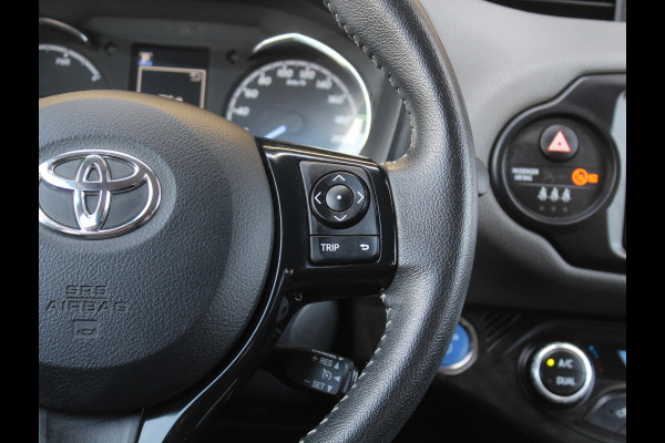 Toyota Yaris 1.5 Hybrid Dynamic CLIMATE | CRUISE | LED | CAMERA | CARPLAY | KEYLESS