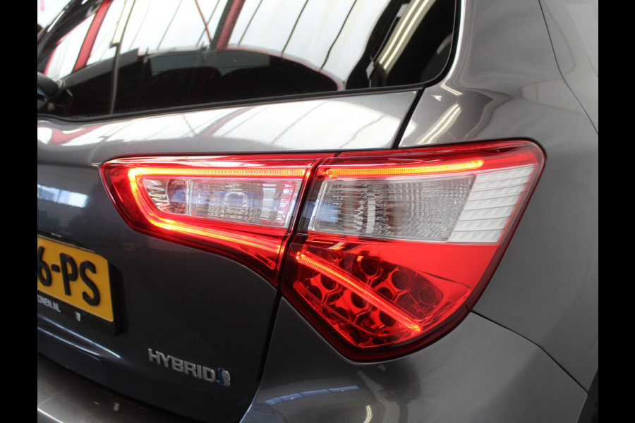 Toyota Yaris 1.5 Hybrid Dynamic CLIMATE | CRUISE | LED | CAMERA | CARPLAY | KEYLESS