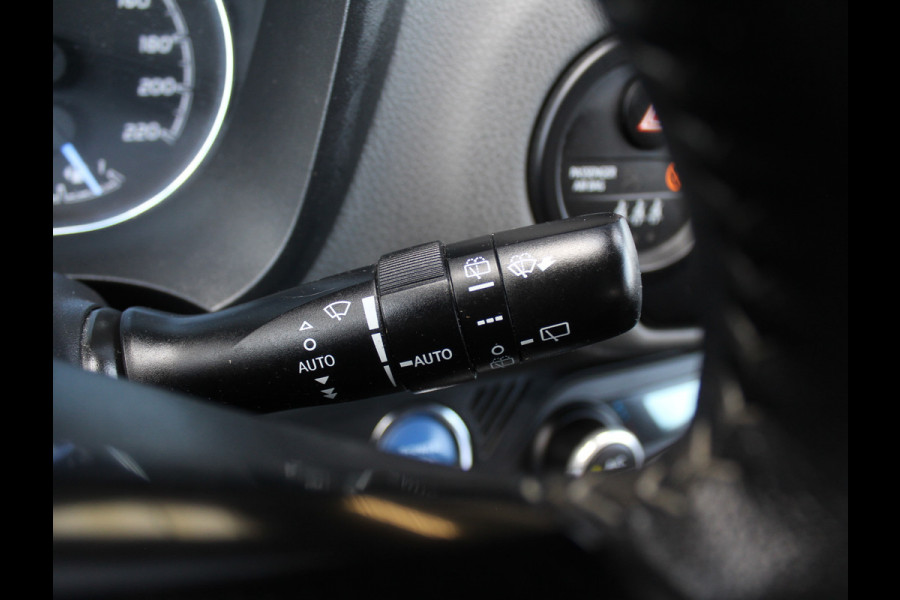 Toyota Yaris 1.5 Hybrid Dynamic CLIMATE | CRUISE | LED | CAMERA | CARPLAY | KEYLESS