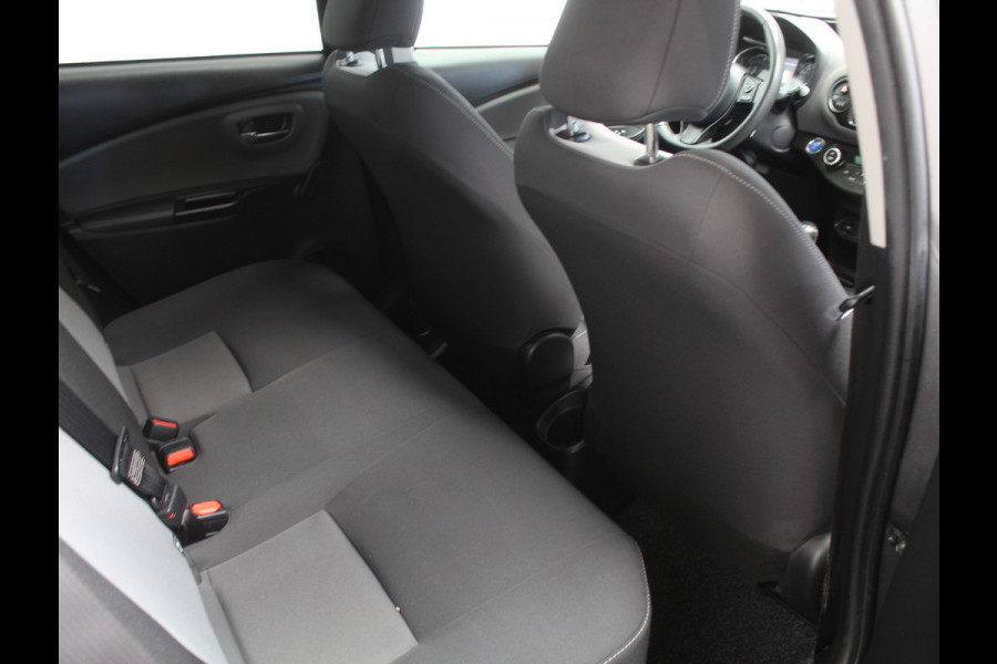 Toyota Yaris 1.5 Hybrid Dynamic CLIMATE | CRUISE | LED | CAMERA | CARPLAY | KEYLESS