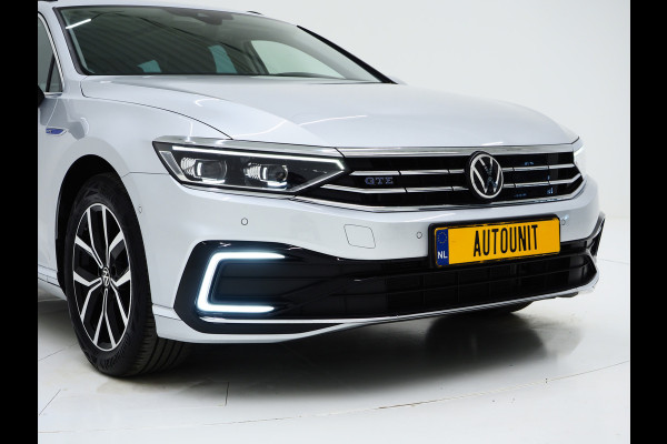 Volkswagen Passat Variant 1.4 TSI PHEV GTE R-line | Panoramadak | Trekhaak | Dynaudio | 360 | Massage | Head Up | Adaptive