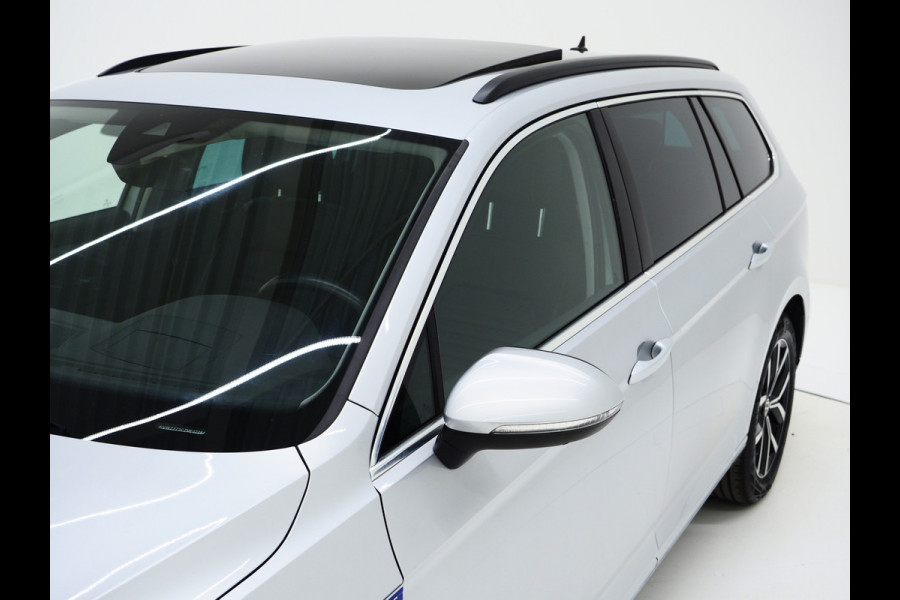Volkswagen Passat Variant 1.4 TSI PHEV GTE R-line | Panoramadak | Trekhaak | Dynaudio | 360 | Massage | Head Up | Adaptive