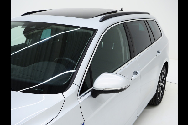 Volkswagen Passat Variant 1.4 TSI PHEV GTE R-line | Panoramadak | Trekhaak | Dynaudio | 360 | Massage | Head Up | Adaptive