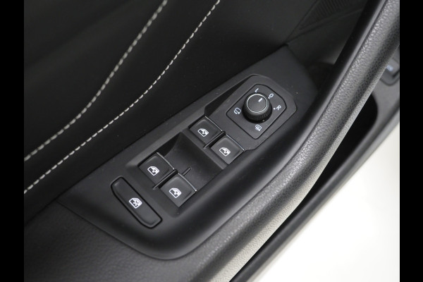 Volkswagen Passat Variant 1.4 TSI PHEV GTE R-line | Panoramadak | Trekhaak | Dynaudio | 360 | Massage | Head Up | Adaptive