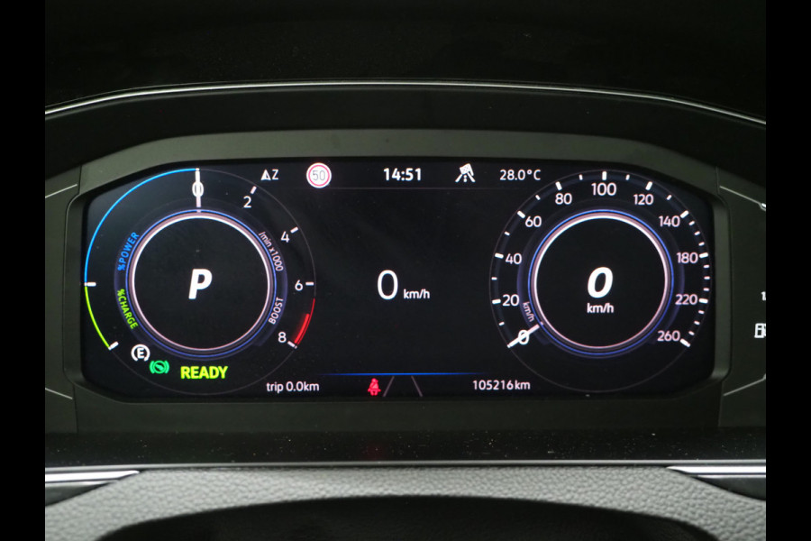 Volkswagen Passat Variant 1.4 TSI PHEV GTE R-line | Panoramadak | Trekhaak | Dynaudio | 360 | Massage | Head Up | Adaptive
