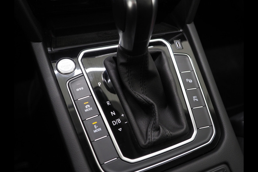 Volkswagen Passat Variant 1.4 TSI PHEV GTE R-line | Panoramadak | Trekhaak | Dynaudio | 360 | Massage | Head Up | Adaptive