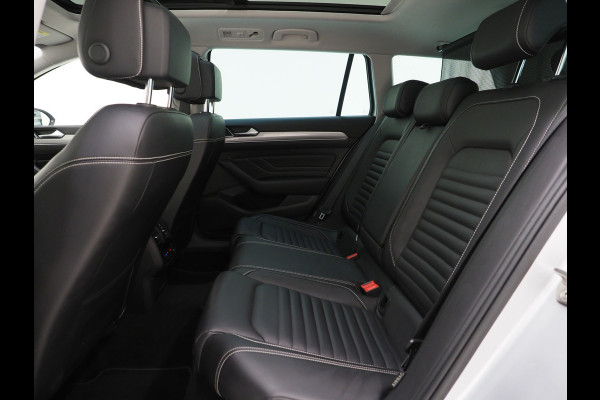 Volkswagen Passat Variant 1.4 TSI PHEV GTE R-line | Panoramadak | Trekhaak | Dynaudio | 360 | Massage | Head Up | Adaptive