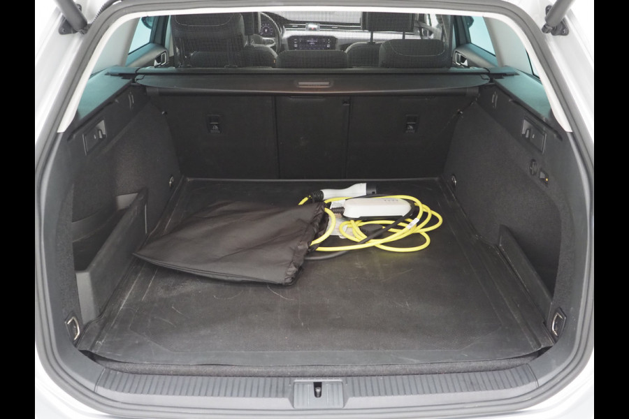 Volkswagen Passat Variant 1.4 TSI PHEV GTE R-line | Panoramadak | Trekhaak | Dynaudio | 360 | Massage | Head Up | Adaptive