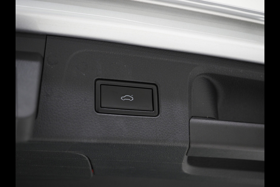 Volkswagen Passat Variant 1.4 TSI PHEV GTE R-line | Panoramadak | Trekhaak | Dynaudio | 360 | Massage | Head Up | Adaptive