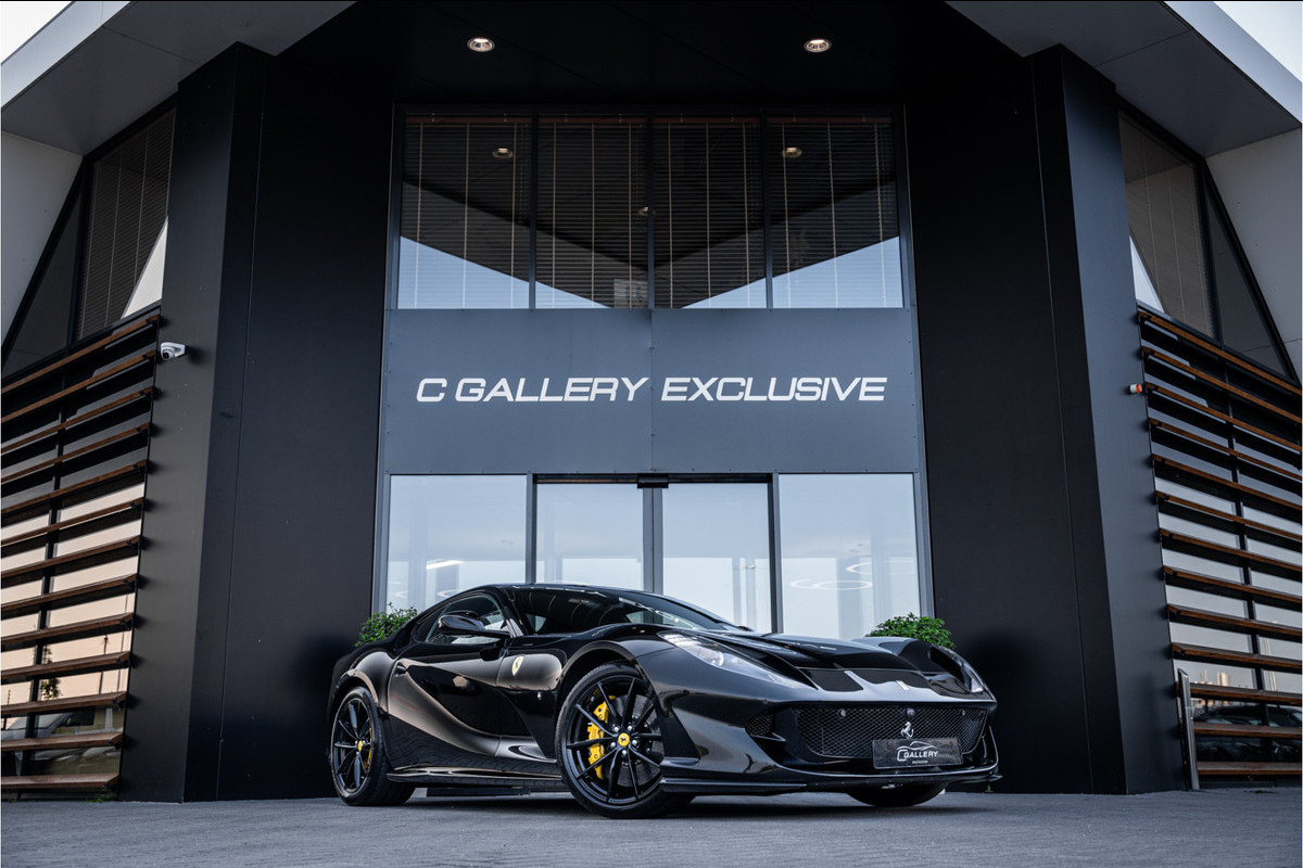 Ferrari 812 6.5 V12 Superfast HELE - Racing seats l Passenger display l JBL Ferrari 812 6.5 V12 Superfast HELE - Racing seats l Passenger display l JBL