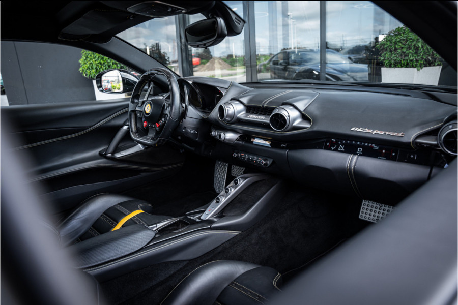 Ferrari 812 6.5 V12 Superfast HELE - Racing seats l Passenger display l JBL