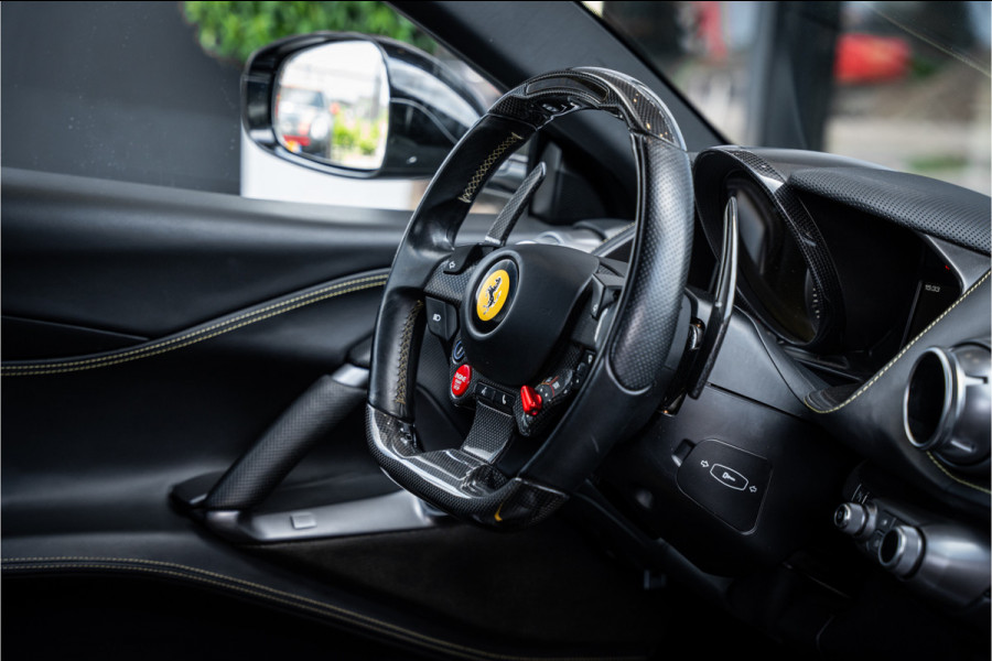 Ferrari 812 6.5 V12 Superfast HELE - Racing seats l Passenger display l JBL