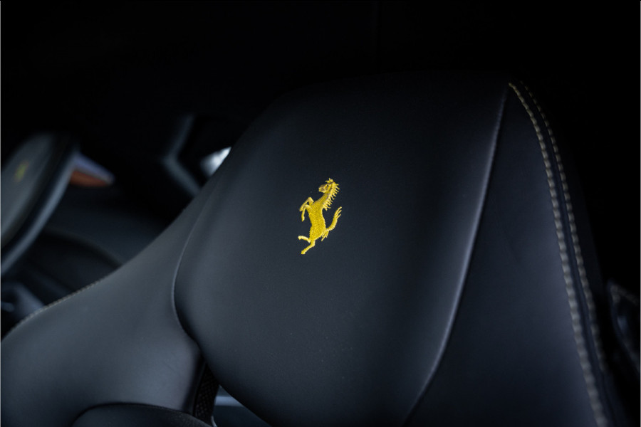 Ferrari 812 6.5 V12 Superfast HELE - Racing seats l Passenger display l JBL