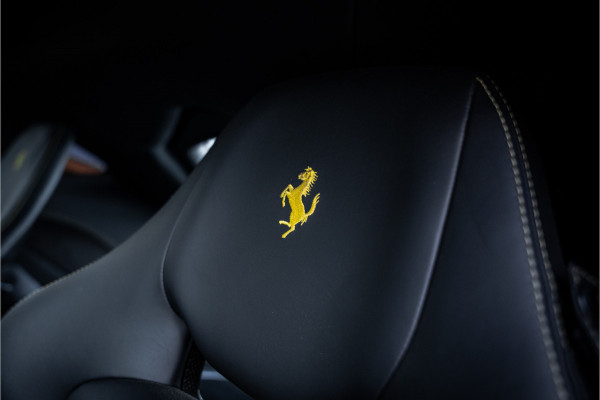 Ferrari 812 6.5 V12 Superfast HELE - Racing seats l Passenger display l JBL