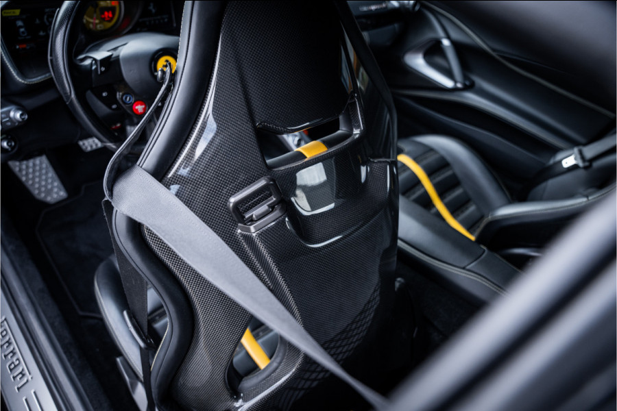 Ferrari 812 6.5 V12 Superfast HELE - Racing seats l Passenger display l JBL