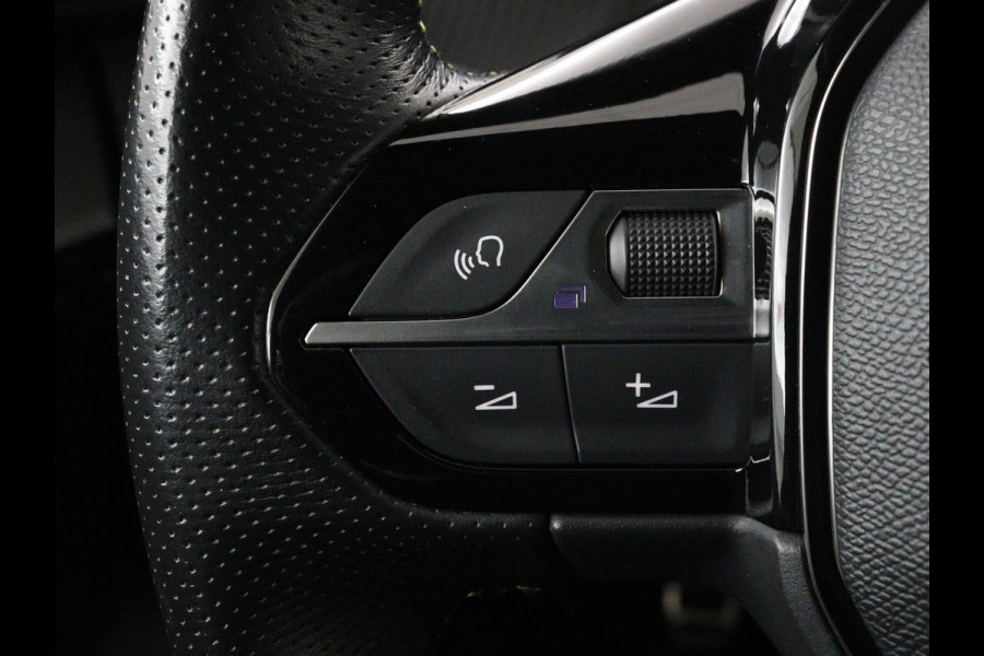 Peugeot 208 1.2 PureTech GT-Line | Panoramadak | Carplay | Afneembare trekhaak | Cruise control | Full LED | Navigatie | Camera | Sfeerverlichting