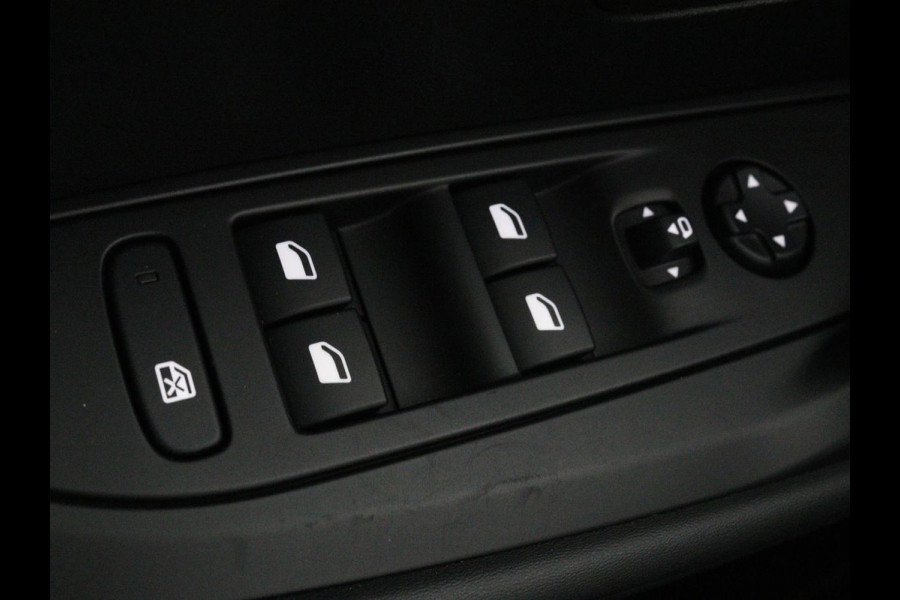 Peugeot 208 1.2 PureTech GT-Line | Panoramadak | Carplay | Afneembare trekhaak | Cruise control | Full LED | Navigatie | Camera | Sfeerverlichting