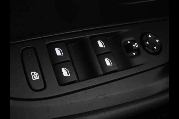 Peugeot 208 1.2 PureTech GT-Line | Panoramadak | Carplay | Afneembare trekhaak | Cruise control | Full LED | Navigatie | Camera | Sfeerverlichting