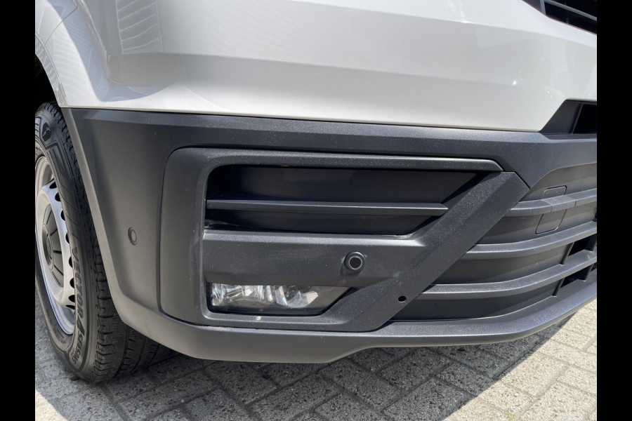 Volkswagen Crafter 35 2.0 TDI 140pk L3H3 ( voorheen L2H2 ) Comfortline / vaste prijs rijklaar € 20.950 ex btw / Sortimo ingerichte laadruimte met Victron omvormer / airco / cruise / navi / camera / trekhaak !