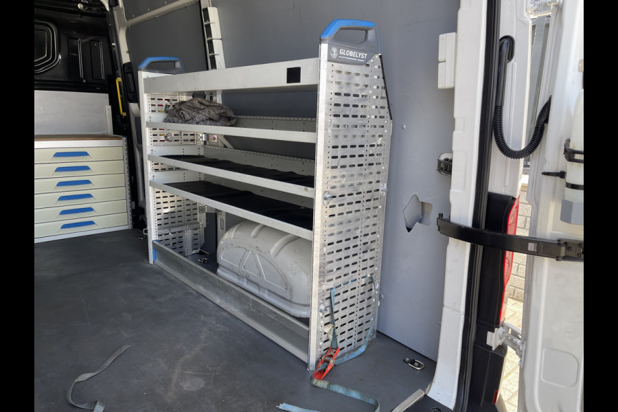 Volkswagen Crafter 35 2.0 TDI 140pk L3H3 ( voorheen L2H2 ) Comfortline / vaste prijs rijklaar € 20.950 ex btw / Sortimo ingerichte laadruimte met Victron omvormer / airco / cruise / navi / camera / trekhaak !