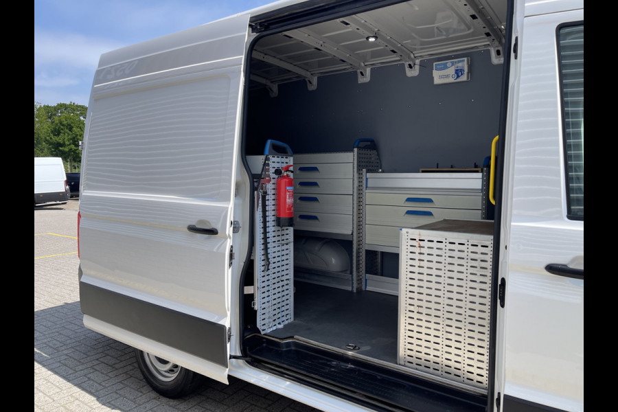 Volkswagen Crafter 35 2.0 TDI 140pk L3H3 ( voorheen L2H2 ) Comfortline / vaste prijs rijklaar € 20.950 ex btw / Sortimo ingerichte laadruimte met Victron omvormer / airco / cruise / navi / camera / trekhaak !