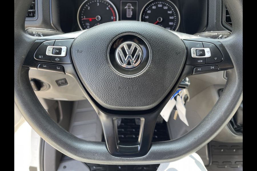 Volkswagen Crafter 35 2.0 TDI 140pk L3H3 ( voorheen L2H2 ) Comfortline / vaste prijs rijklaar € 20.950 ex btw / Sortimo ingerichte laadruimte met Victron omvormer / airco / cruise / navi / camera / trekhaak !