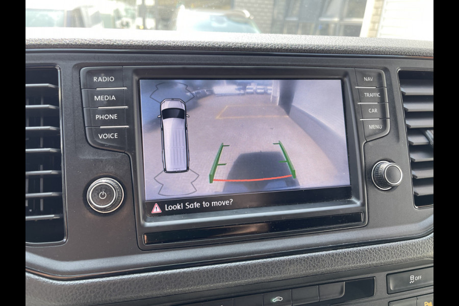 Volkswagen Crafter 35 2.0 TDI 140pk L3H3 ( voorheen L2H2 ) Comfortline / vaste prijs rijklaar € 20.950 ex btw / Sortimo ingerichte laadruimte met Victron omvormer / airco / cruise / navi / camera / trekhaak !