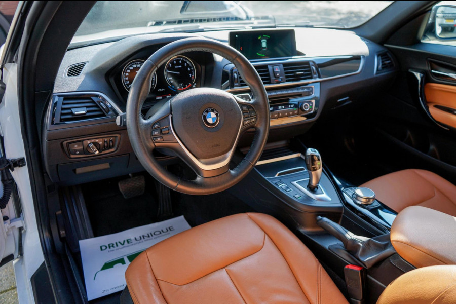 BMW 1-serie 118i High Executive | Origineel Nederlands! Navi Prof. | Leder | Trekhaak, Parkeersensoren V+A, DAB, Premium HiFi, LED