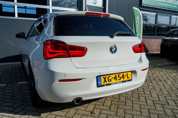 BMW 1-serie 118i High Executive | Origineel Nederlands! Navi Prof. | Leder | Trekhaak, Parkeersensoren V+A, DAB, Premium HiFi, LED