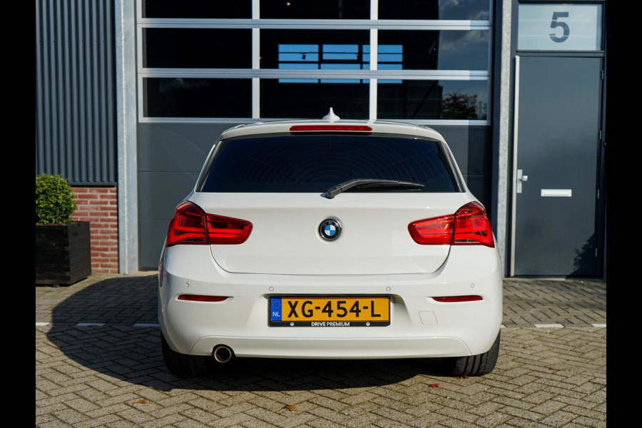 BMW 1-serie 118i High Executive | Origineel Nederlands! Navi Prof. | Leder | Trekhaak, Parkeersensoren V+A, DAB, Premium HiFi, LED