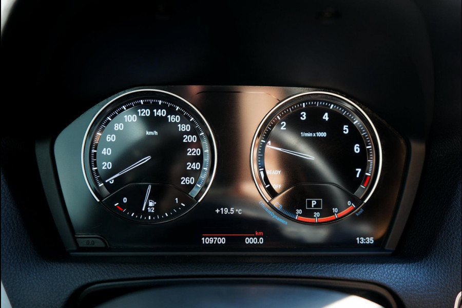 BMW 1-serie 118i High Executive | Origineel Nederlands! Navi Prof. | Leder | Trekhaak, Parkeersensoren V+A, DAB, Premium HiFi, LED