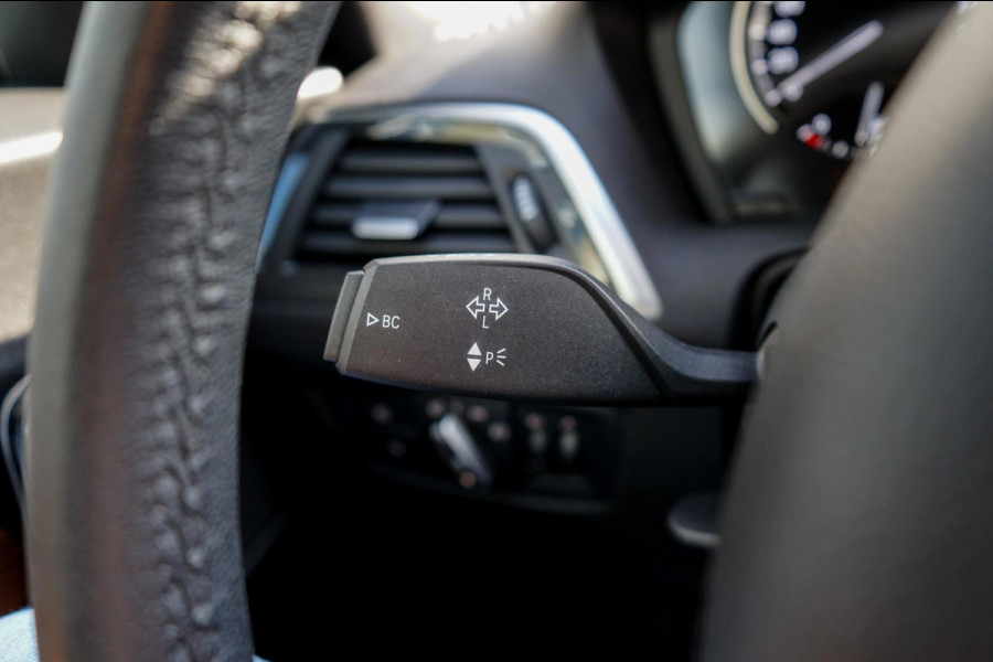 BMW 1-serie 118i High Executive | Origineel Nederlands! Navi Prof. | Leder | Trekhaak, Parkeersensoren V+A, DAB, Premium HiFi, LED