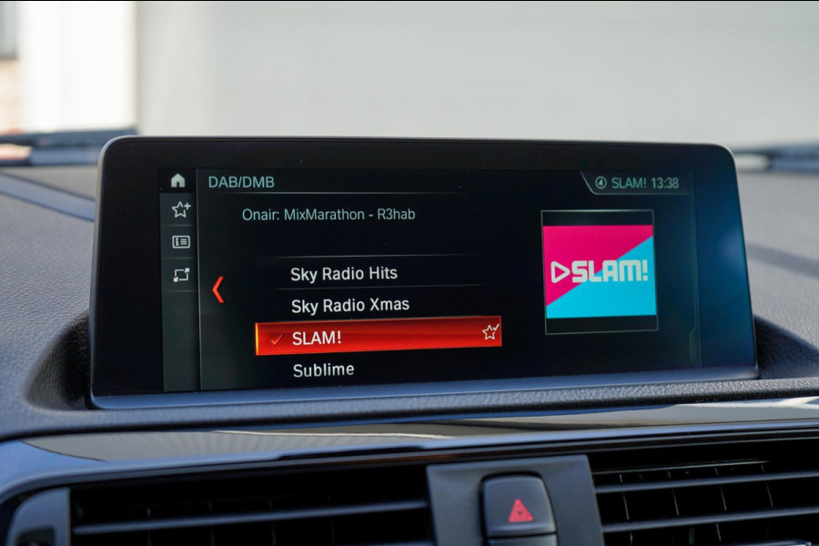 BMW 1-serie 118i High Executive | Origineel Nederlands! Navi Prof. | Leder | Trekhaak, Parkeersensoren V+A, DAB, Premium HiFi, LED