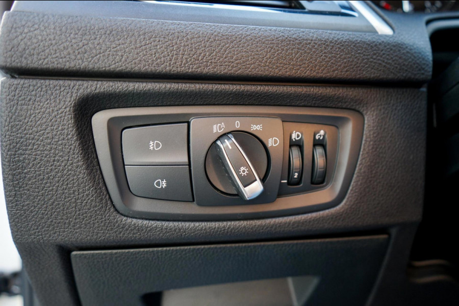 BMW 1-serie 118i High Executive | Origineel Nederlands! Navi Prof. | Leder | Trekhaak, Parkeersensoren V+A, DAB, Premium HiFi, LED