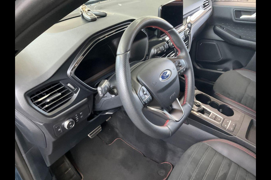 Ford Kuga 2.5 PHEV ST-Line X | Panoramadak | Trekhaak afneembaar | 19 inch + rode remklauwen | Winter Pack | Adaptive cruise control | Camera | Dodehoeksensoren  | Head up Display | Adaptive LED